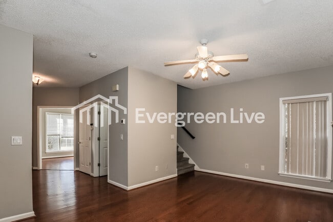 Photo - 185 Argonne Dr