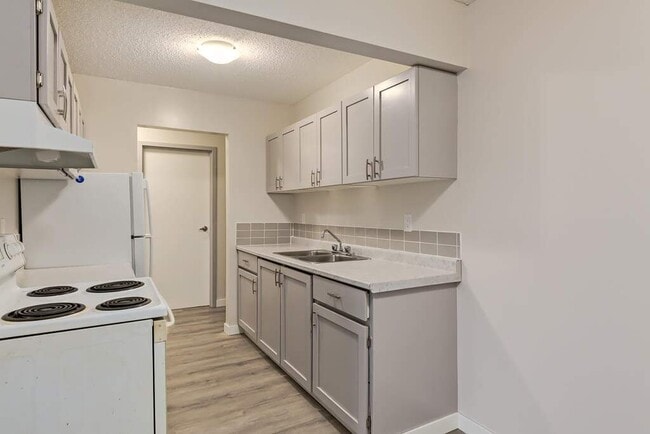 Jason Apartments