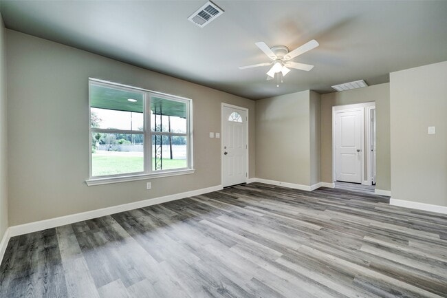 Photo - 8817 Emmott Rd