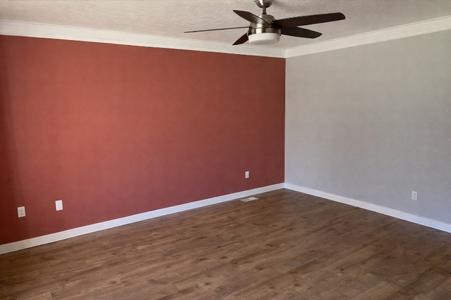 Photo - 573 E Main St