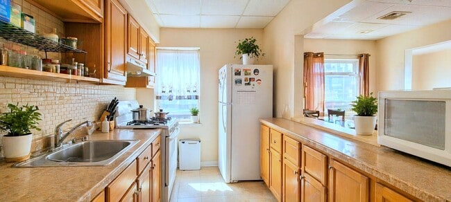 Building Photo - 61 Broadway Unit 1