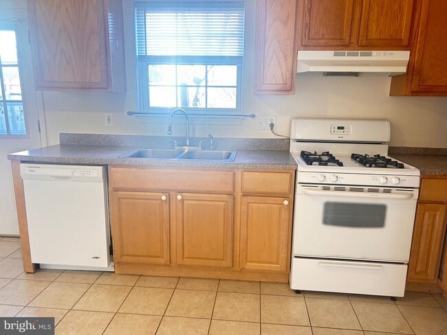 Photo - 213 Emily Ln