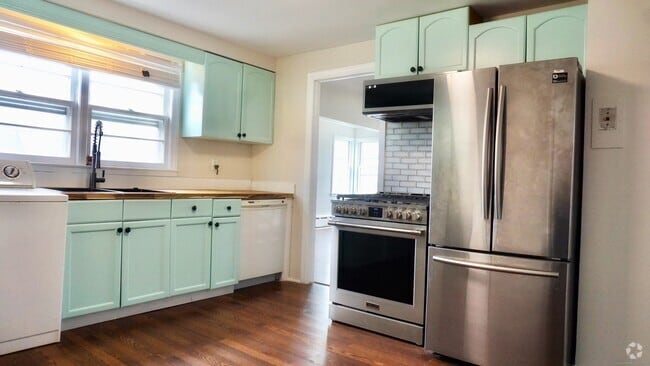 Building Photo - 586 Courtland Ave Rental