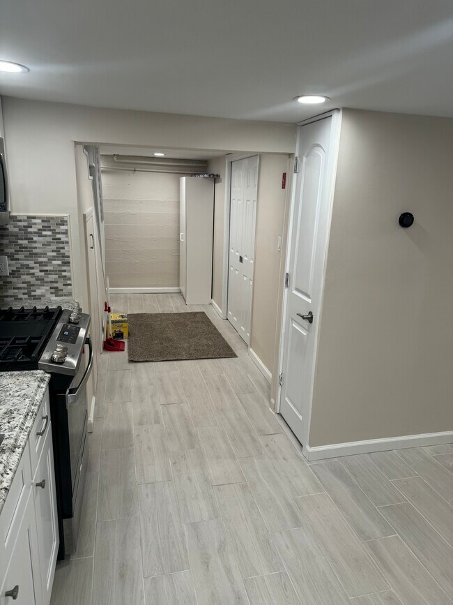 Photo - 31 Locust Ave Apartment Unit 1