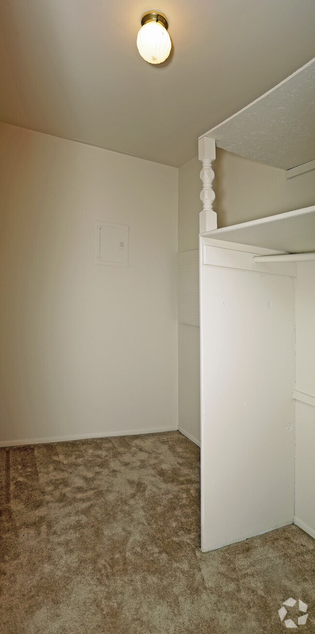 San Remo Villa Apartments For Rent in Harrison Township, MI