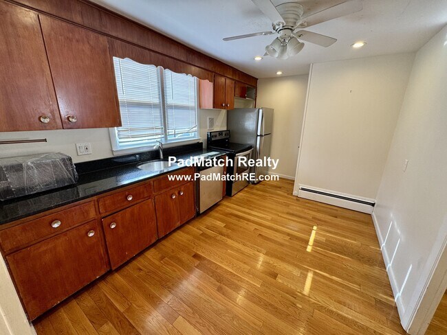 Building Photo - 49 Boylston St
