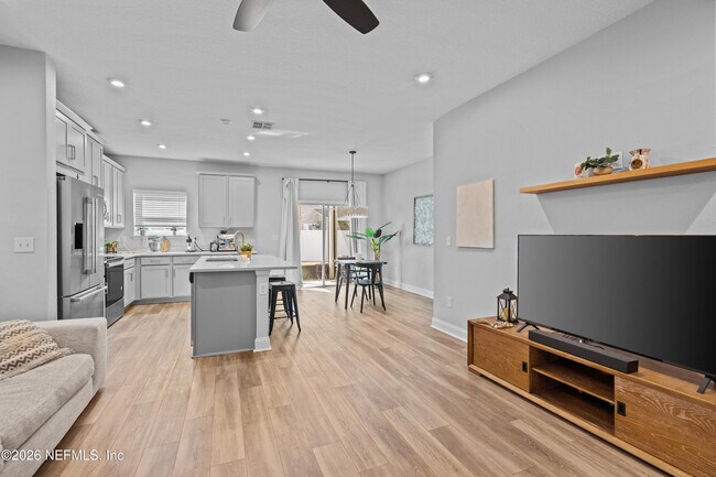 Photo - 12050 Calvesta St