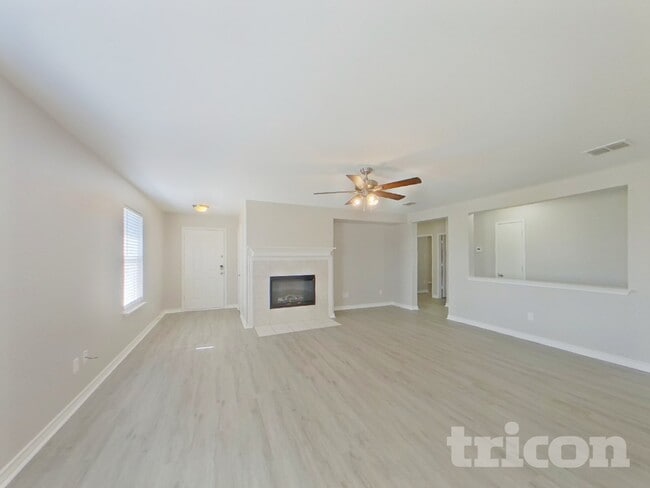 Photo - 125 Southwestern Dr