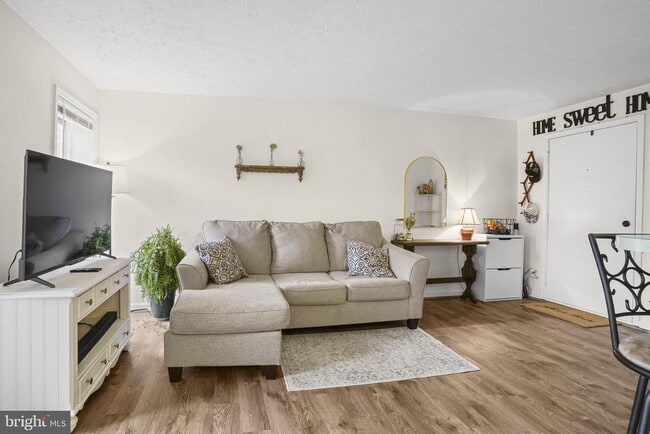 Photo - 44759 Woodlake Ct Unit 2C