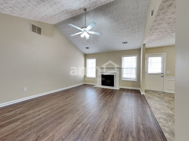 Photo - 1160 Hillary Ln