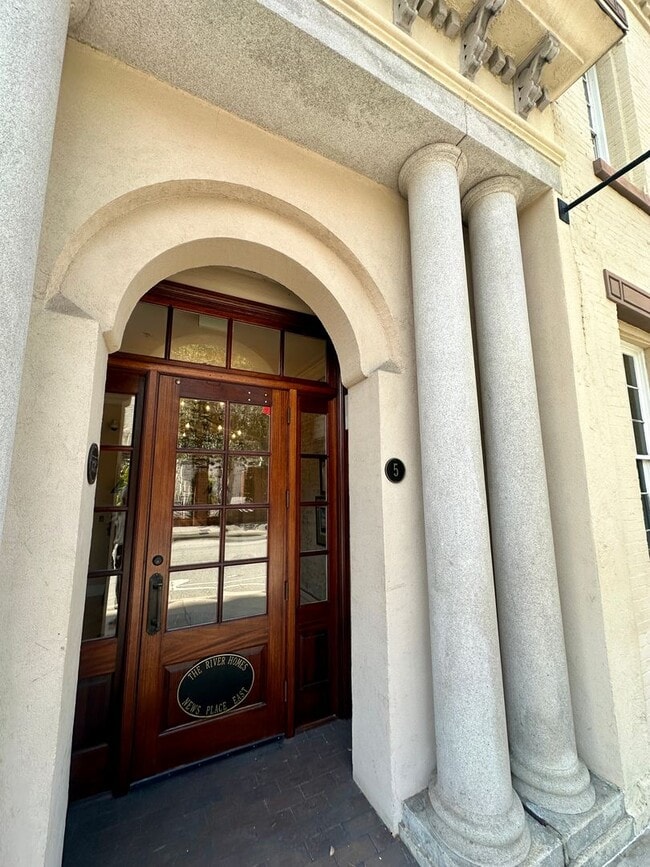 Photo - 1 BED | 1 BATH | DOWNTOWN CONDO | GARAGE P...