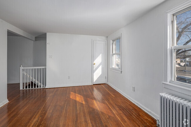 2BR, 1BA - Living Room
