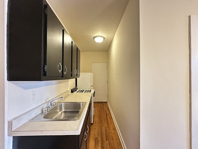 Photo - 960 W Cornelia Ave Unidad B2