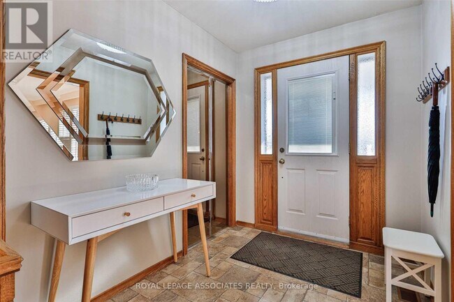 Photo - 166 Lynnbrook Dr