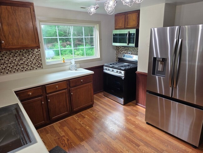 Photo - 1425 Dorset Rd