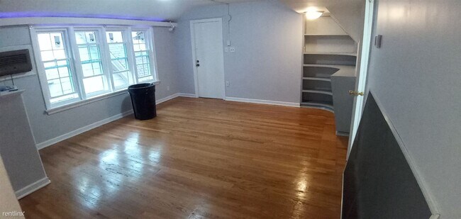 Photo - 1 br, 1 bath 4plex - 2303 West McKinley Av...