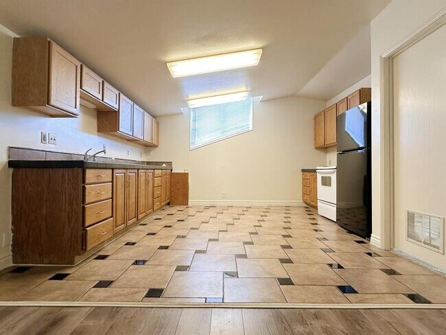 Photo - 27 N Tremont St