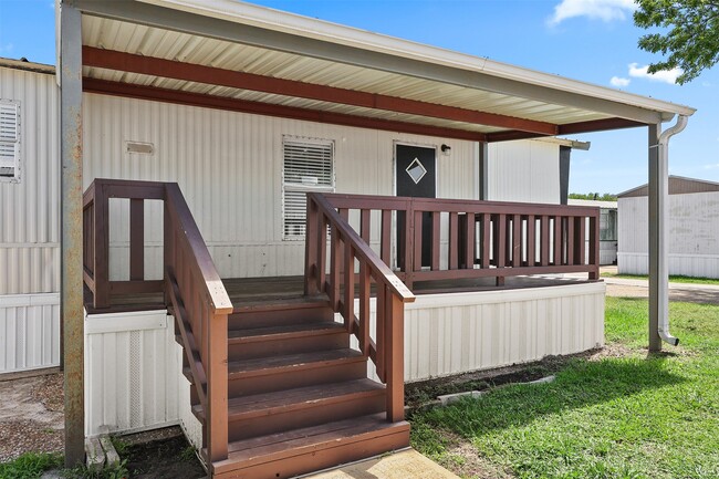 Photo - 2222 N Austin Ave