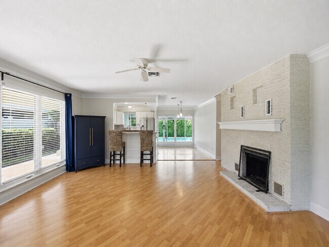 Photo - 2685 SE 6th St