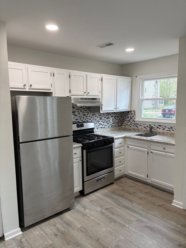 Building Photo - 60 Tavistock Dr