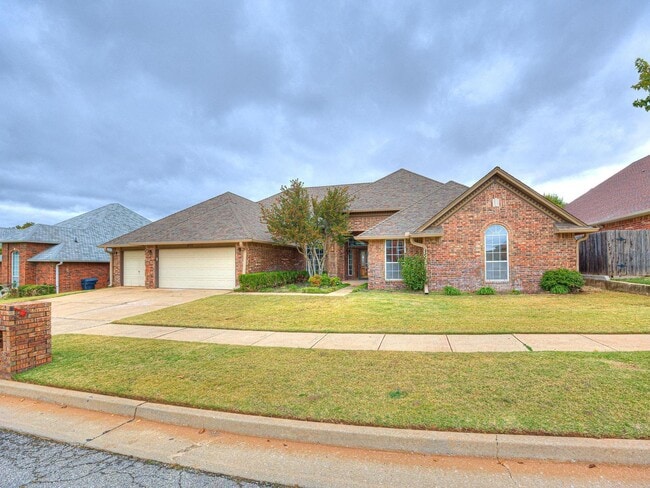 Building Photo - 4 Bedrooms - 3 Bathrooms - 3 Car Garage - ... Rental