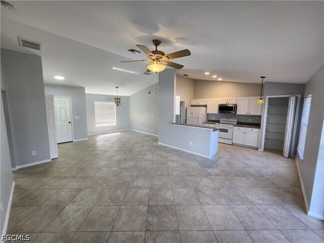 Photo - 4126 SW 8th Pl