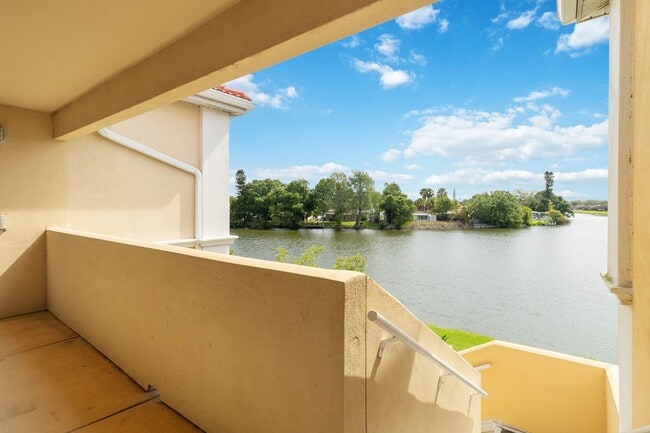 Photo - Short-term rental - Beautiful furnished 2/... Unidad 207