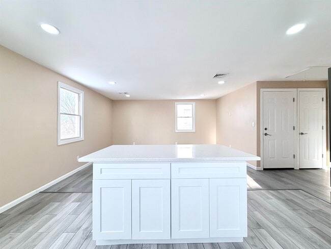 Photo - 1572 Summit Ave Unit 2