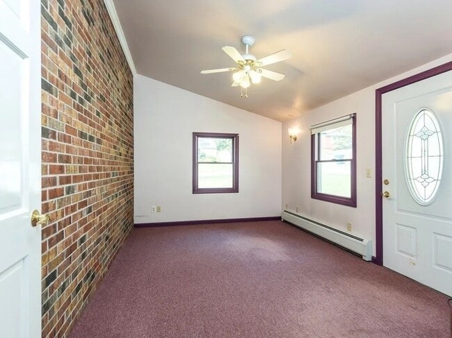 Photo - 3 Hickory Ln