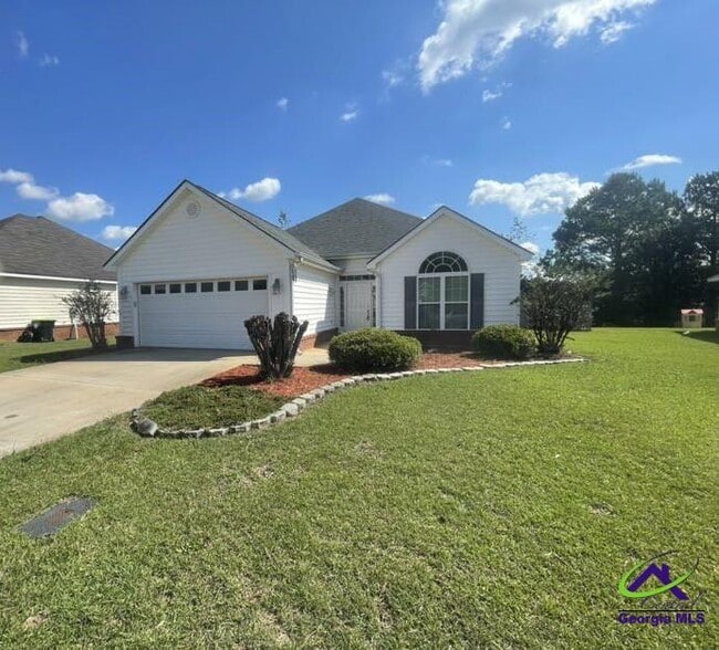 Photo - 208 Apple Ct