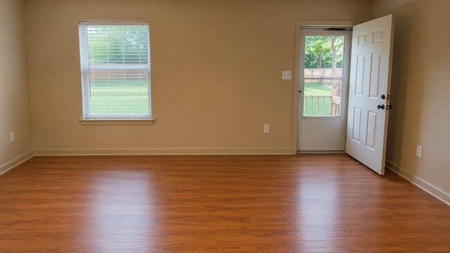 Photo - 1027 Chichester Ave Unit B