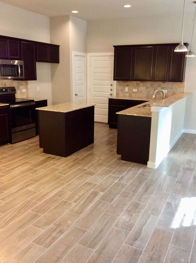 Photo - 203 Hidden Springs Dr