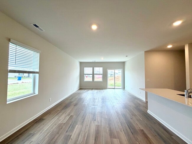 Photo - 900 Moray Ln