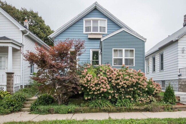 Photo - 627 E Potter Ave