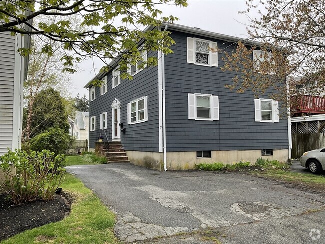 Building Photo - 25 Central St Unit 2 Rental