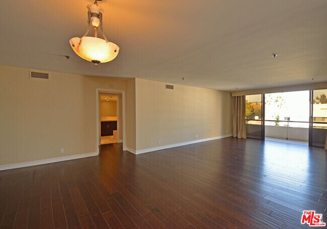 Building Photo - 10660 Wilshire Blvd Unit 705 Rental