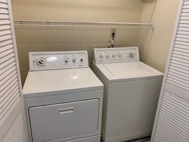 Photo - Welcome to Hunter Creek Condos! Light and ... Unit 6