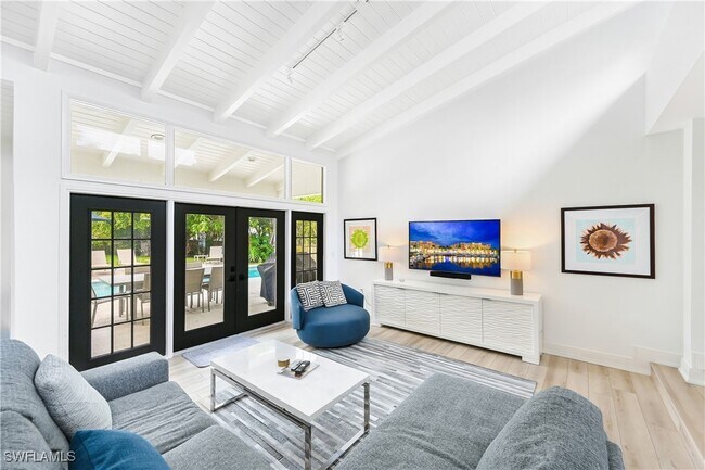 Photo - 134 16th Ave S