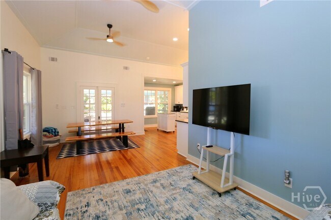 Photo - 201 Lovell Ave