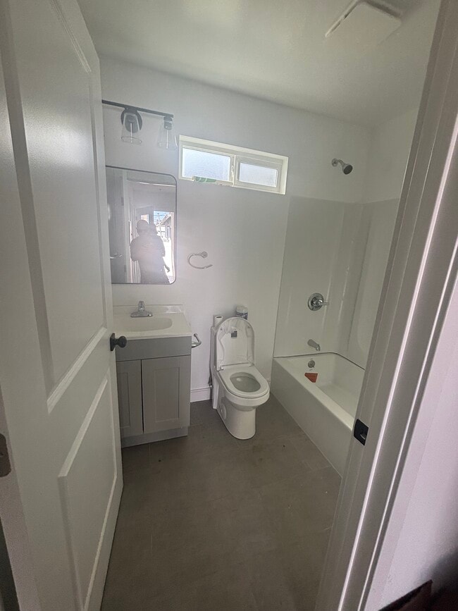 Photo - 3006 S Palm Grove Ave