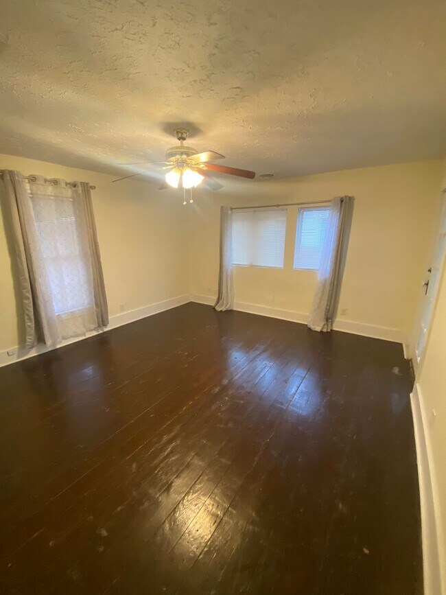 Photo - 614 S 8th St Unit 2