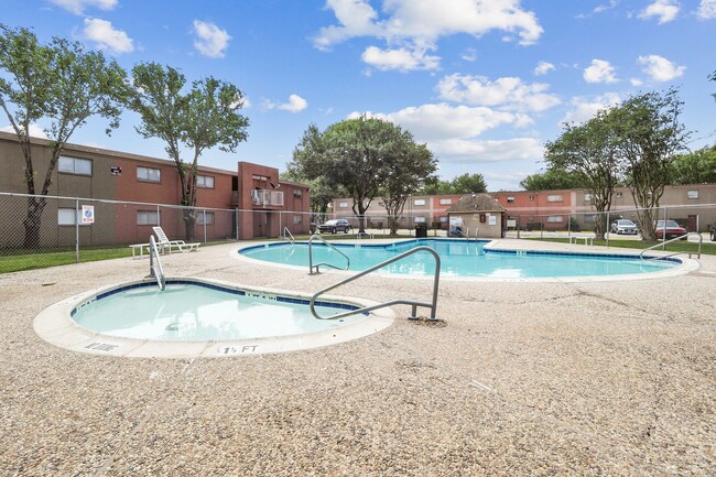 Photo - La Paloma Village Apartments