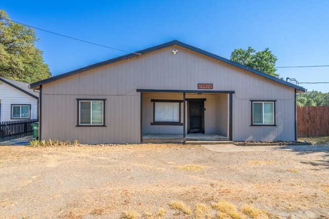 Photo - Adorable and clean country property locate...