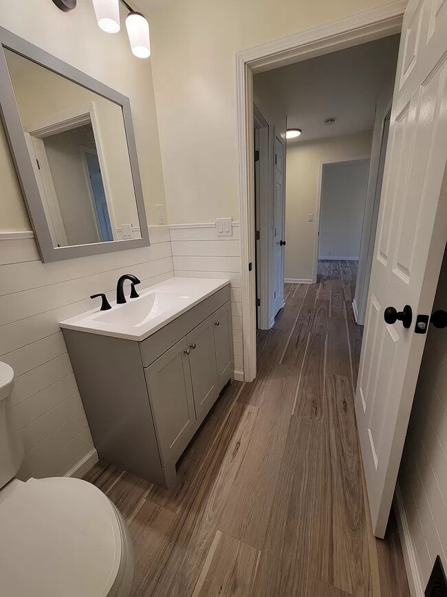 Photo - 106 E Harrier St