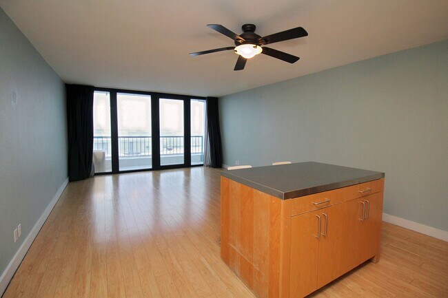 Photo - VIEW VIEW VIEW! Spacious Downtown 1 Bed Co... Unit 9G