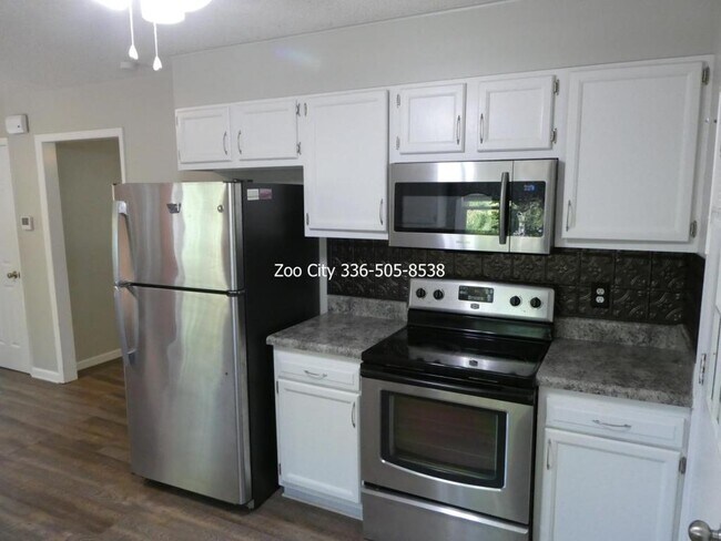 Photo - 603 Woodland Cir
