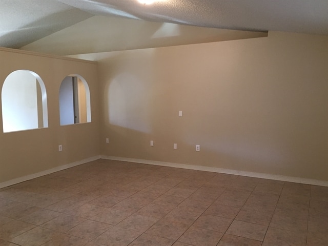 Photo - 287 Delake Rd NW