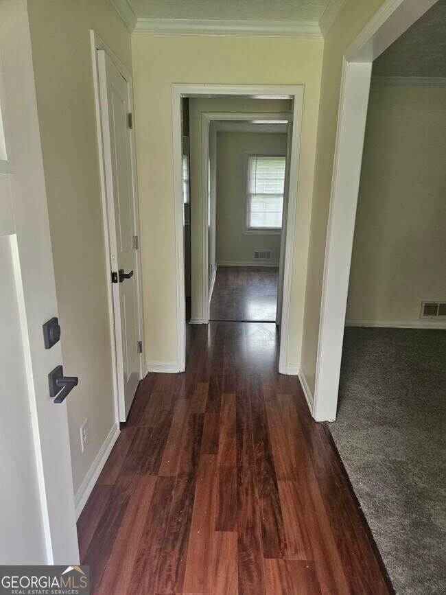 Photo - 1148 Marifran Dr SW