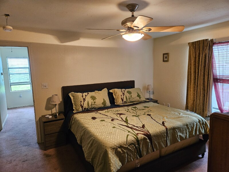 Photo - 302 W Red Bird Ln