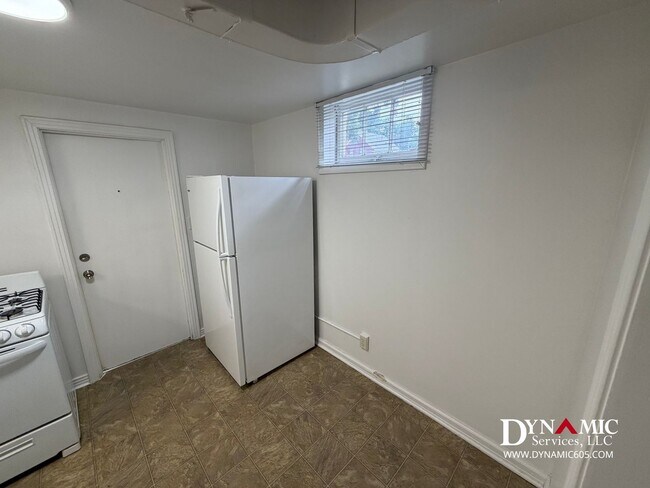 Photo - 516-518 W 16th St Unit Apt. 3